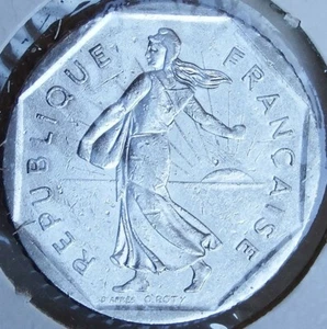 France 1983 2 Francs Coin KM# 942.1 Circulated - Picture 1 of 2