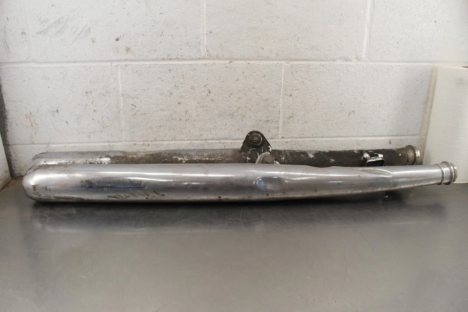 1976 Yamaha RD400 MUFFLER EXHAUST SILENCER SLIP ON PIPE C137 - Изображение 1 из 4