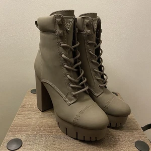 Guess Combat Boot Heels Brown Leather Block Heel Size 9 Mid Calf Lace Up - Picture 1 of 7