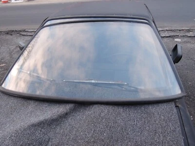 PARABRISAS Alfa Romeo GTV-6 Usado Original Marca Saint Gobain con JUNTA sin Antena Foto 1 de 4