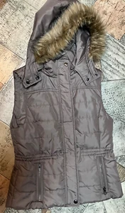 AMERICAN RAG CIE SIZE M VEST PUFFER FAUX FUR REMOVABLE HOOD - Picture 1 of 6