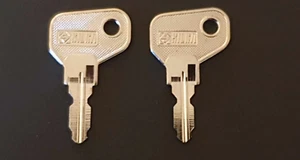 2 x 802 Linde Gabelstapler Palettenschlüssel auf massiven Stahl zugeschnitten, hochwertige Rohlinge. - Bild 1 von 1