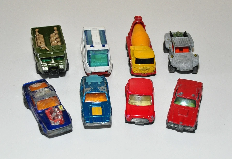 Lotto Matchbox Superfast Corgi ambulanza betoniera mezzo militare buggy mini - Immagine 1 di 4