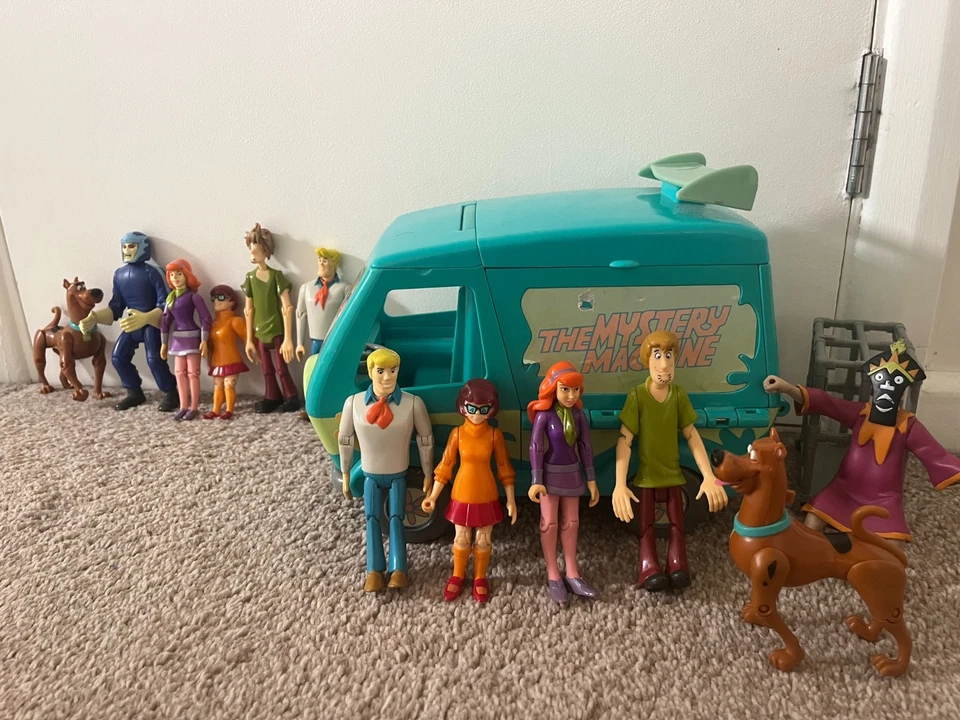 Scooby Doo Mystery Machine Van And  Figures Playset  - Image 1 of 1