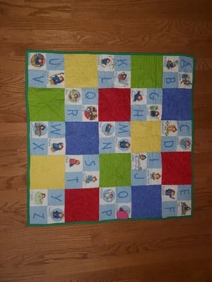 Manta acolchada Paddington Bear vintage hecha a mano con respaldo verde ABC LEER Foto 1 de 4