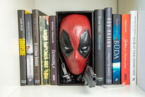 Deadpool Mask and Pistol Display - Handcrafted Fan Art Prop - Perfect for Gamers - Picture 1 of 12