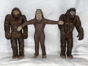 Lot Of 3 Sasquatch Archie Mcphee And Harry And The Hendersons 1990S Vintage - Picture 1 of 6