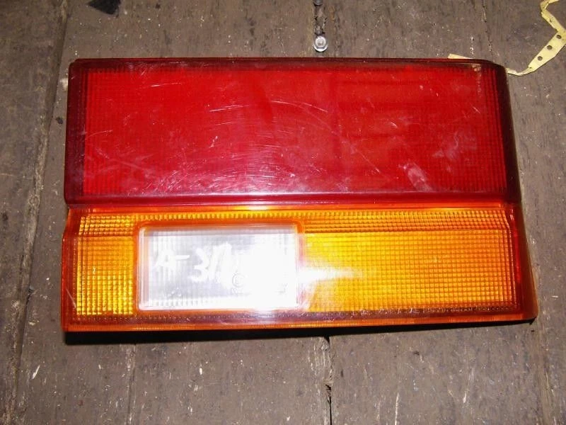 92 93 94 HYUNDAI SONATA LEFT TAIL LIGHT LAMP LENS LID MOUNTED  - Image 1 of 1