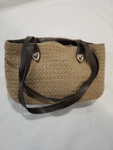 Bolso de Hombro Tejido Tostado y Marrón Tamaño Mediano Bolso Cartera Corazones Decoración - Imagen 1 de 10