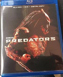 Predators (Blu-ray Disc, 2010, 2-Disc Set, Plus Digital Copy) w/Adrien Brody - Foto 1 di 7