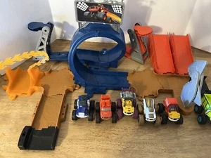 Blaze the Monster Machines Rennstrecken-Set Kuppelschleife 2 Trägerraketen 6 LKWs - Bild 1 von 7