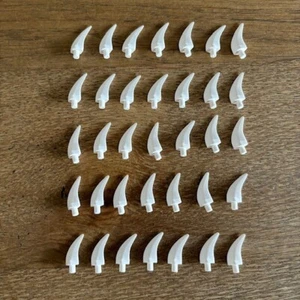 LEGO Dente/Barba/Artiglio/Gancio (parte 87747) 35 pezzi, BIANCO, SPEDIZIONE GRATUITA UK - Foto 1 di 1