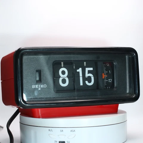 SE|KO Flip Clock Alarm DP-692 Red Body Space age Vintage Excellent #862 Cover