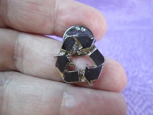 Geprägte silberfarbene Recycling Symbol Logo Krawatte Anstecknadel - Umwelt - / 6J - Bild 1 von 4