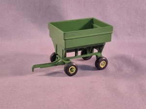 John Deere Ertl Gravity Feed Wagon Farm Toy Green #5552 Diecast Metal 1:64 - Picture 1 of 6