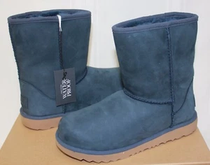 Ugg Kids Classic Short II 2 wasserdichte marineblaue Stiefel 1019646K NEU mit Box - Bild 1 von 5