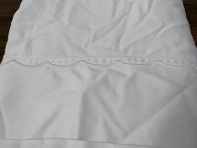 "Sábana plana blanca Peacock Alley algodón borde festoneado 107""X86"" completa extra larga" Foto 1 de 4