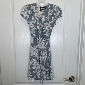 Reformation Oyster Dress Mini Wrap Gray White Floral Print Cap Sleeves 4P - Picture 1 of 5