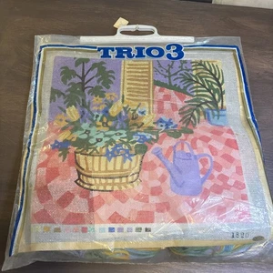 Kit de punta de aguja pintada a mano Trio 3 tapiz floral vintage nuevo - Imagen 1 de 9