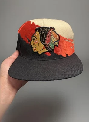 De colección Chicago Blackhawks Splash Snapback Sombrero Mitchell & Ness Rojo/Negro/Blanco Foto 1 de 4