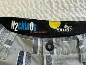VOLCOM Frickin Chino BIG YOUTH BOYS Size 28 16 Gray /Navy Plaid Shorts EUC* - Picture 1 of 9