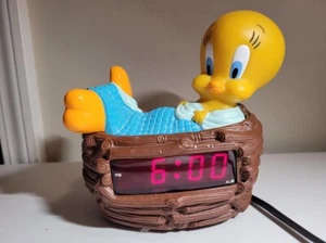 Vintage 1996 Tweety Bird Bed Nest Alarm Clock Westclox Model 32402 Works Great - Picture 1 of 6