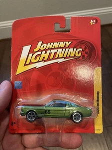 Johnny Lightning 1965 Ford Mustang Green 1:64 SCCA BP B Prepared Trans Am - Picture 1 of 1