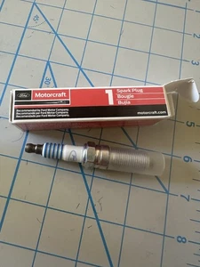 Nueva bujía de iridio genuina OEM Motorcraft SP-594 CYFS-12Y-RT3 2509229 - Imagen 1 de 2