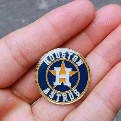HOUSTON ASTROS MLB TEAM ENAMELED BASEBALL LAPEL PIN W/ BONUS SILVER STORAGE BAG. - Image 1 of 3