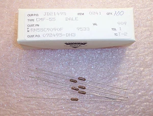 QTY (100)  909 Ohm 1/8W 1% PRECISION METAL FILM RESISTORS RN55C9090F VISHAY  - Picture 1 of 4