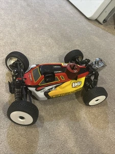 Team Losi 8ight Nitro Buggy 1/8th Scale - Picture 1 of 7