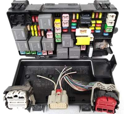 04692304AE Jeep 2009 2010 Liberty Fuse Box Dodge Nitro Front Relay Engine E59 - Image 1 of 4