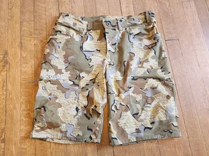 EUC Kuiu Kutana Stretch Nylon Camo Hunting Hiking Cargo Shorts Mens 36 - Picture 1 of 5