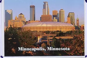 HUMPHREY METRODOME,SKYLINE,SKYSCRAPERS,MINNESOTA TWINS & VIKINGS-MINNEAPOLIS,MN - Picture 1 of 2