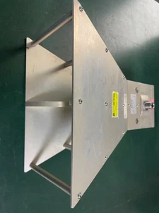 Com-Power Wide Band Active Horn Antenna AHA-118 700 MHz to 18 GHz - Picture 1 of 13