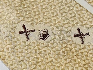Vintage Brae Mawr Silk Wrap Beige Tie Heraldic Crown & Swords 52"x3" Switzerland - Picture 1 of 10
