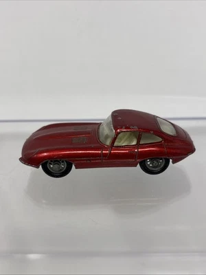 Vintage Lesney Matchbox Series No. 32 E Type Jaguar - Image 1 of 4