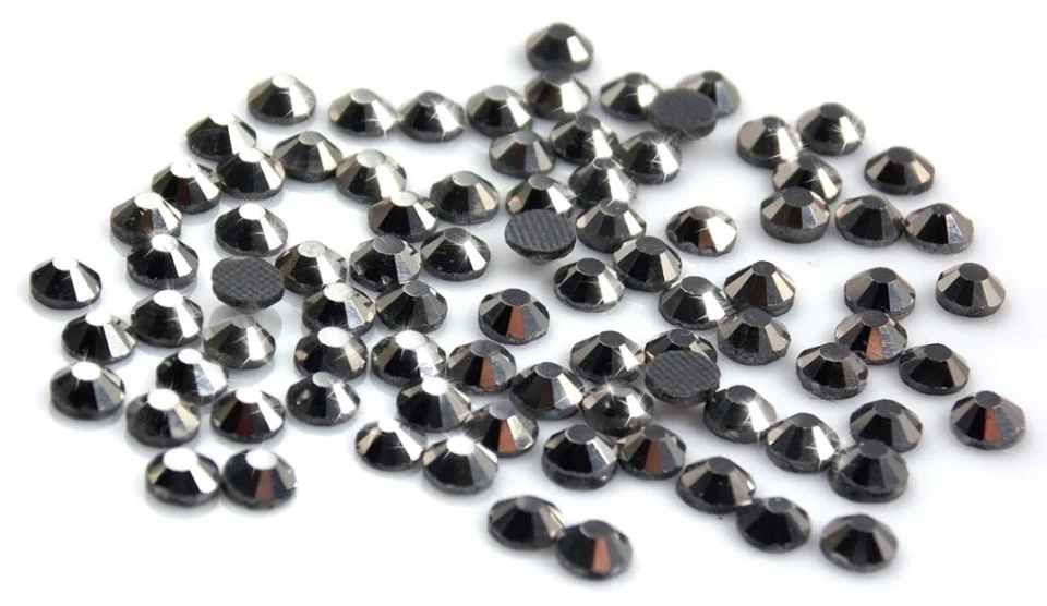Strass MC Stone collection 50pz SS30 6mm grigio Hematite argento scuro hotfix - Immagine 1 di 3