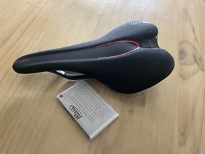 SELLE ITALIA SLR BOOST CARBONIO L1 CARBON RAIL SADDLE NEW - Picture 1 of 10