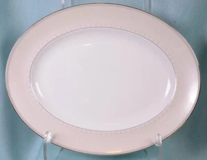 Vintage Wedgwood KNIGHTSBRIDGE White & Ivory Bone China DINNER PLATTER - Picture 1 of 6