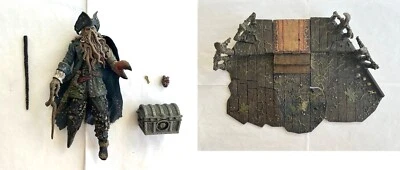 NECA POTC Piratas del Caribe Cofre del Hombre Muerto DAVY JONES + DIORAMA COMPLETO Foto 1 de 4