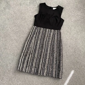 - Milly ärmelloses Kleid mit Tweedrock in schwarz, weiß und silber Gr. Zero - Bild 1 von 8