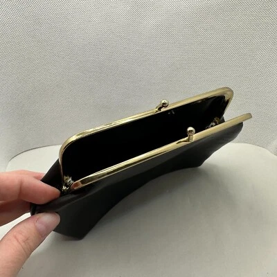 Cartera clutch negra vintage con marco de metal Kisslock NUNCA USADA Foto 1 de 4