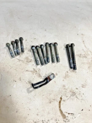 Pernos de cárter Suzuki GN 250 (1982-1997) Foto 1 de 4