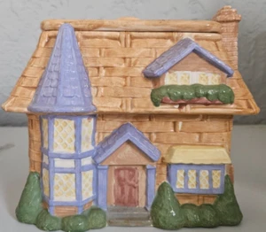 Super Cute Ceramic Cottage Cookie Jar/ House/ Kitchen Decor/ Cookies - Picture 1 of 14