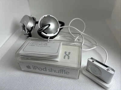Apple iPod Shuffle 1GB - Silver - w/ Box + Monster Ifreeplay - Image 1 of 4
