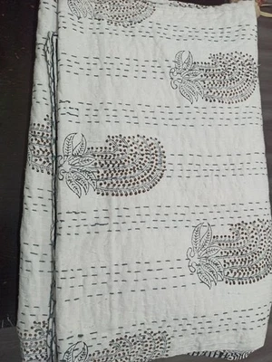 Colcha manta floral blanca con estampado de bloques de mano Best Quilt Foto 1 de 4