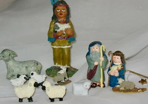 12-teiliges Set verschiedene Krippenfiguren 3 HIRTEN ~ 8 SCHAFE ~ 1 Hirten-Tan - Bild 1 von 4