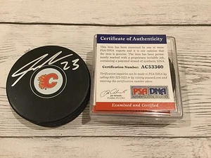 Sean Monahan Signed Calgary Flames Hockey Puck PSA/DNA COA Autographed a - Picture 1 of 2