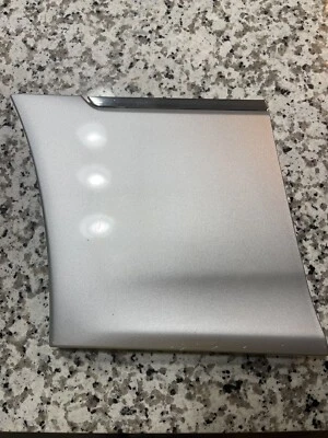 2004-2006 LEXUS LS430 FRONT LEFT DRIVERSIDE FENDER MOLDING TRIM COVER OEM SILVER Foto 1 de 4